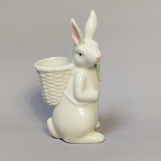 Статуэтка пасхальный кролик с корзиной, декор на пасху