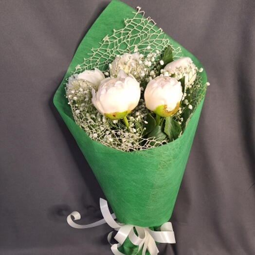 Букет с белыми пионами 💖и гипсофилой