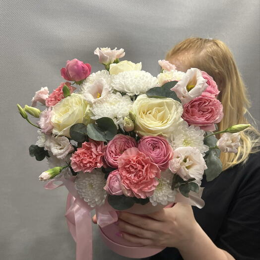 Композиция в шляпной коробке «Ты самая самая»