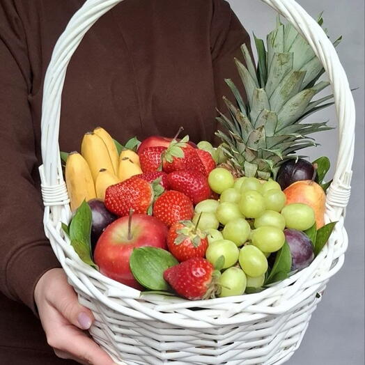 Фрукты в корзинке