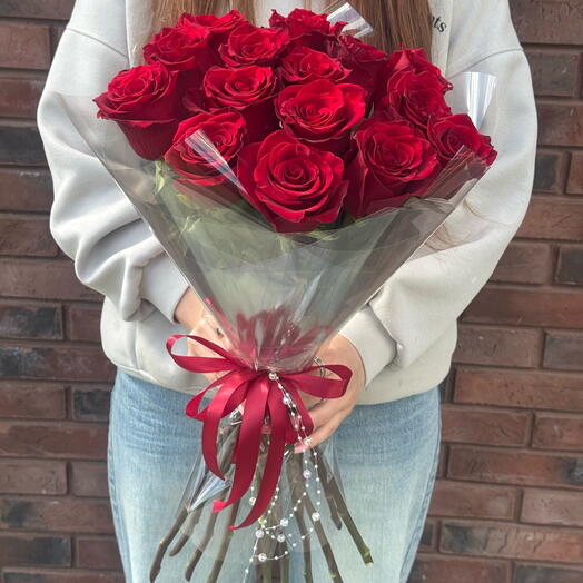 15 красных роз 🌹
