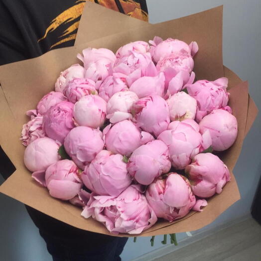29 розовых пионов