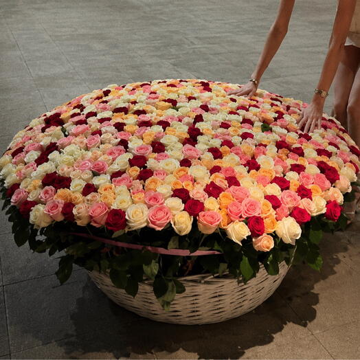 Majestic Rose Basket