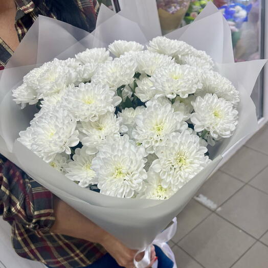 Букет из белых хризантем