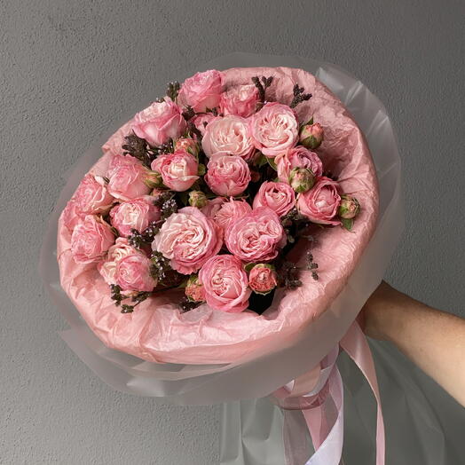 Cherry pink roses, букет из кустовых пионовидных роз