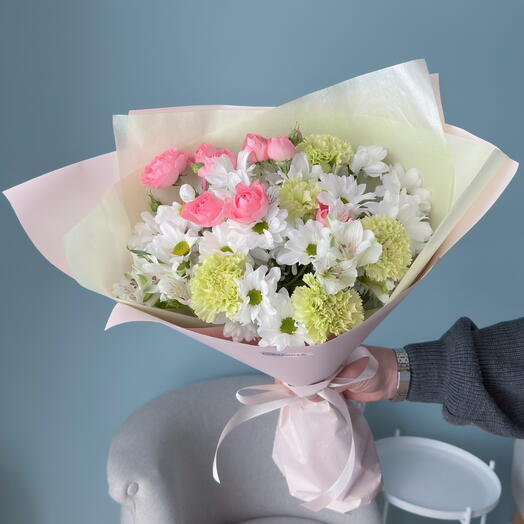 Букет «Весенний микс» с розой, хризантемой, гвоздикой и альстромерией💐 40403