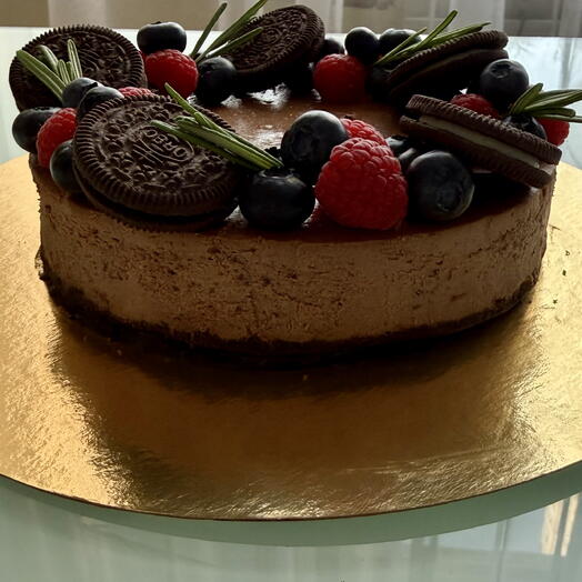 Чизкейк шоколадный с ягодами и oreo
