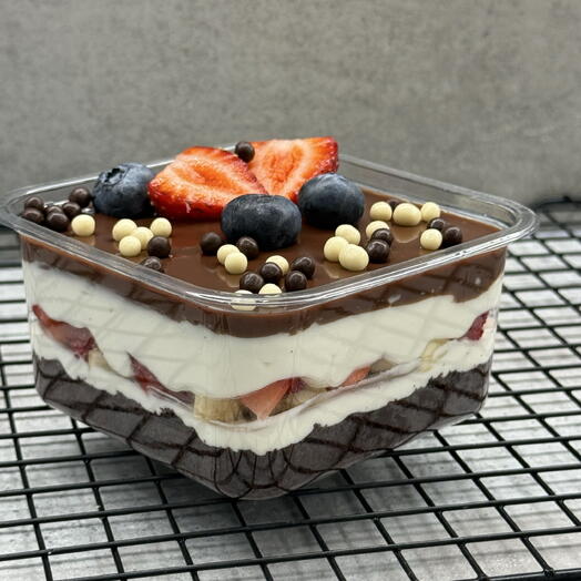 Трайфл с бананом и клубникой к чаю