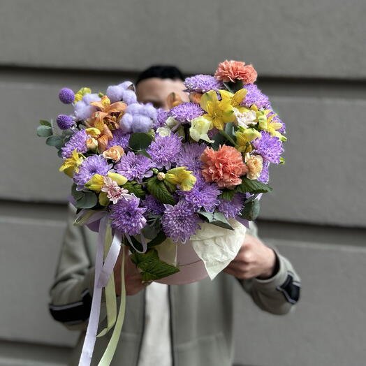 Композиция «Фиолетовое золото» 💜💛 яркое сочетание пушистой хризантемы с сочными альстромериями 🧡🍋