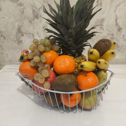 Корзина с фруктами