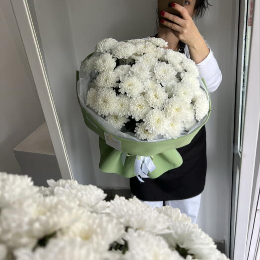 Букет махровых белых хризантем Гигант 🍀