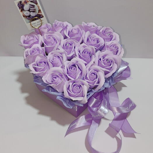 Коробка сердце из мыльных роз ,, Лавандовое сияние