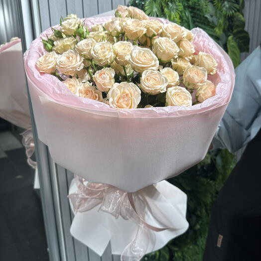 Букет кустовых роз 38007