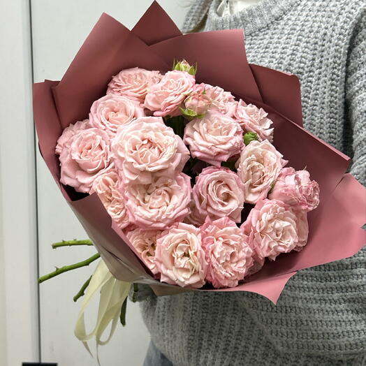 Букет из кустовых роз