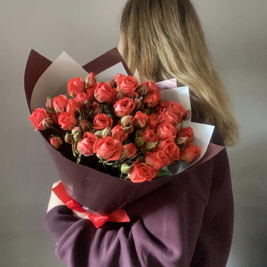 Красные кустовые розы 7