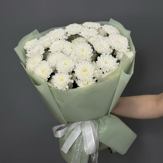 9 белых кустовых хризантем