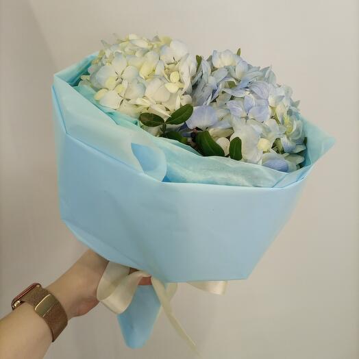 Bouquet of hydrangeas "Blue wave"