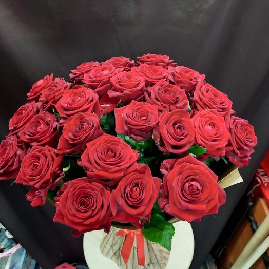 Bouquet of red roses red Naomi 25 pcs