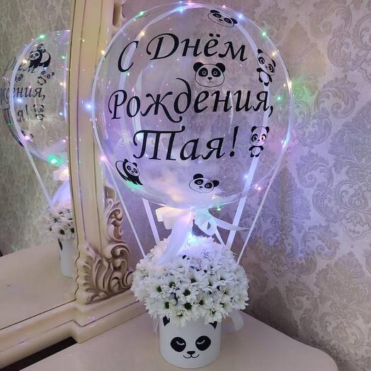 Ромашки в шляпной коробке панда с шаром Бабл