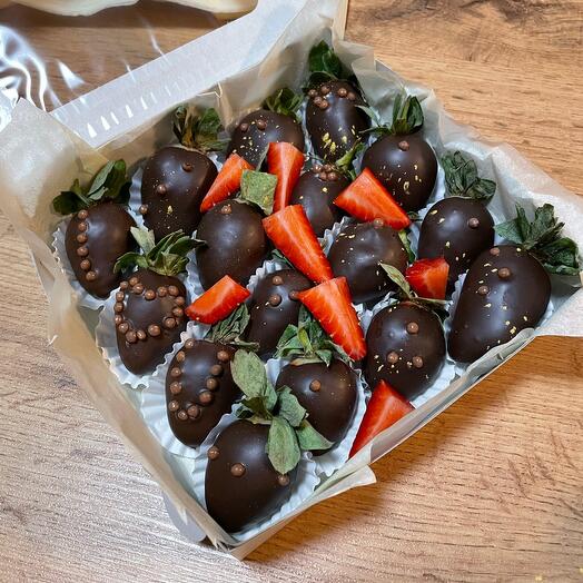 Клубника в шоколаде, 16 шт