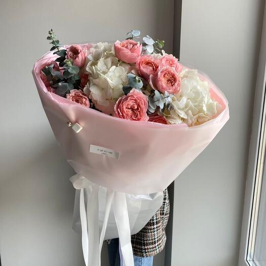 Delicate prefabricated bouquet