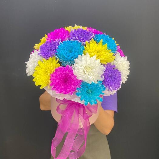 A bright box made of colored chrysanthemum