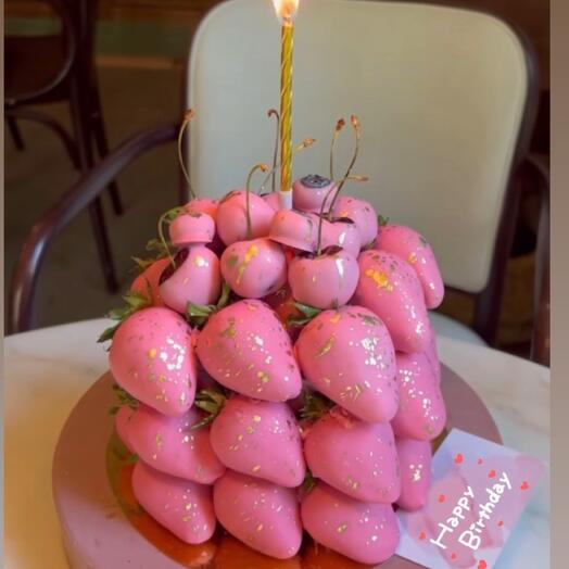 Торт из клубники в шоколаде