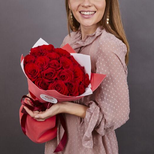 Букет из 15 красных роз