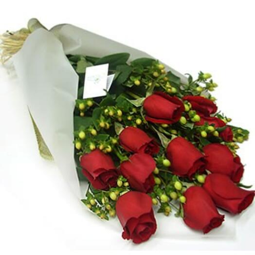 11 steams of extra quality roses with large heads