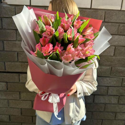 7 Pink Alstroemeria per pack