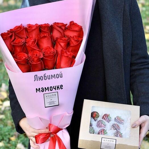 Цветы и клубника в шоколаде Подарочный набор из 15 роз и 16 клубник в шоколаде