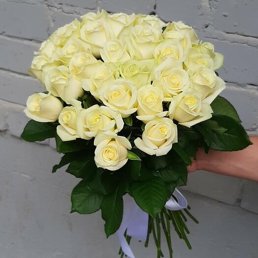 29 белых роз