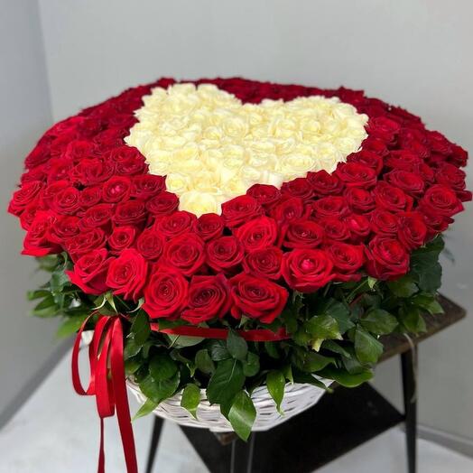Корзина из розы Эквадор