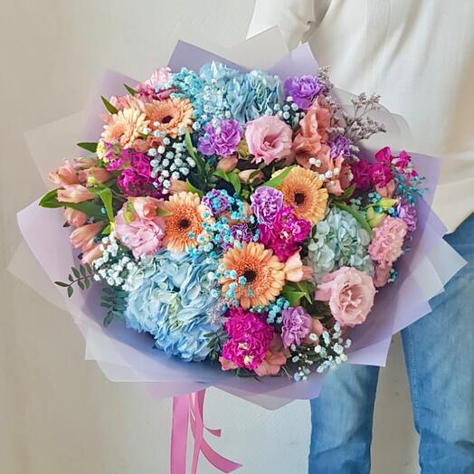 Ramo fragante de verano de Gerbera y Hortensia