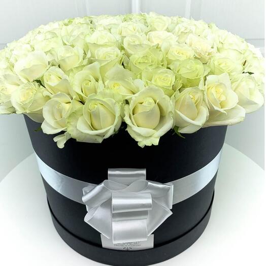 101 белая роза в шляпной коробке