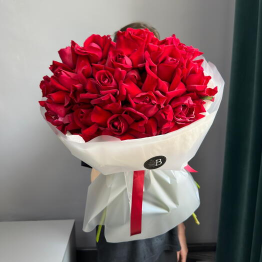 19 ажурных роз в упаковке