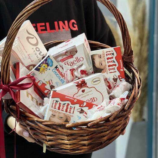 Корзина сладостей 🍫