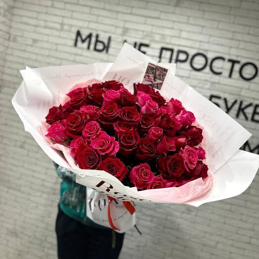 Mono bouquet of roses