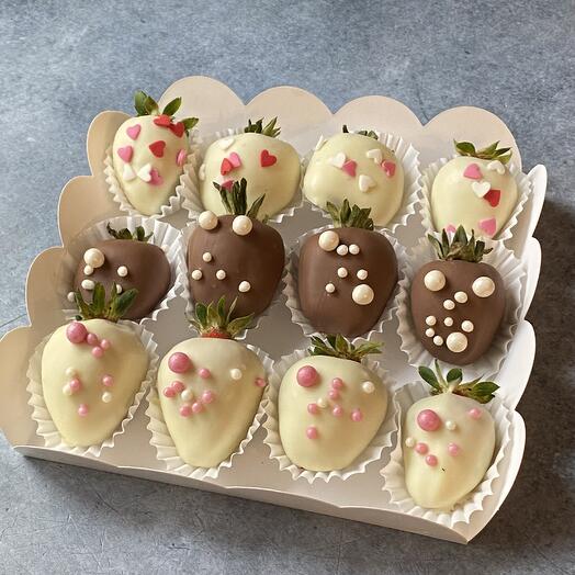 Клубника в шоколаде микс Подарок близким (9-12🍓)