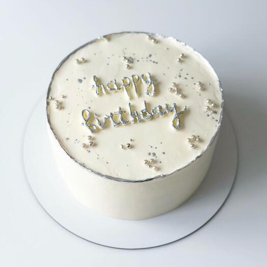 Торт с надписью *Happy Birthday**
