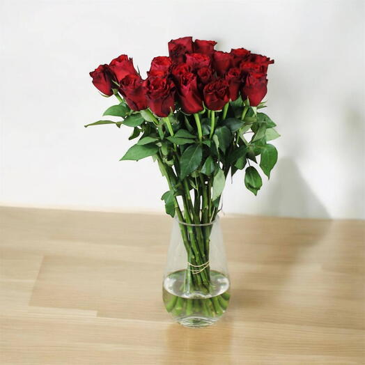 Red Rose Vase 2