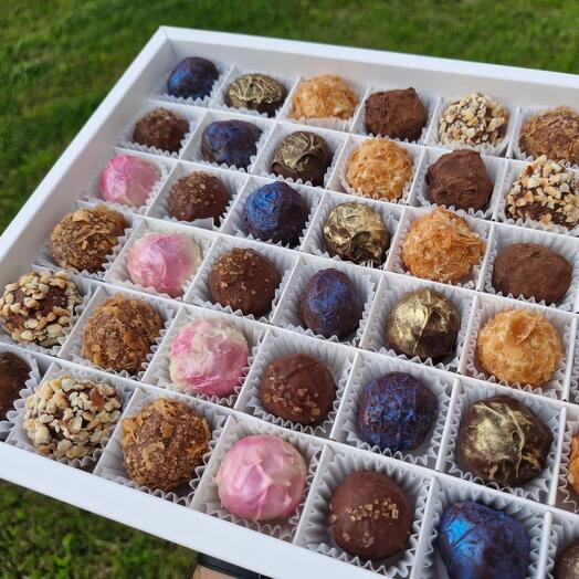 Набор шоколадных трюфелей 42 конфетв