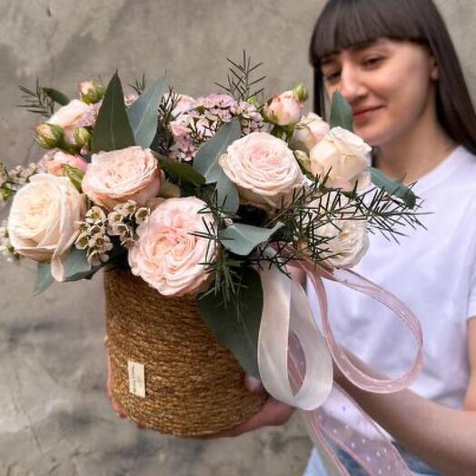Корзина с цветами «Свежесть»