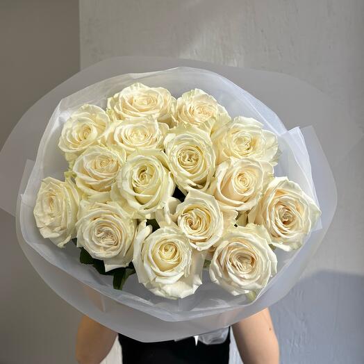 Букет из 15 белоснежных роз