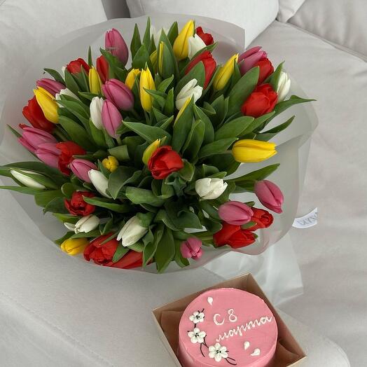 Комбо из 51 микс тюльпана и бенто тортика «С 8Марта»