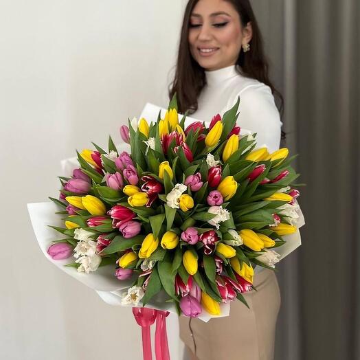 Микс из 101 тюльпанов