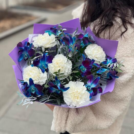 Cosmic bouquet with blue orchids and white dianthus