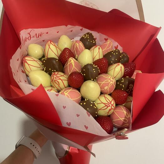 Букет из клубники в шоколаде 35 шт