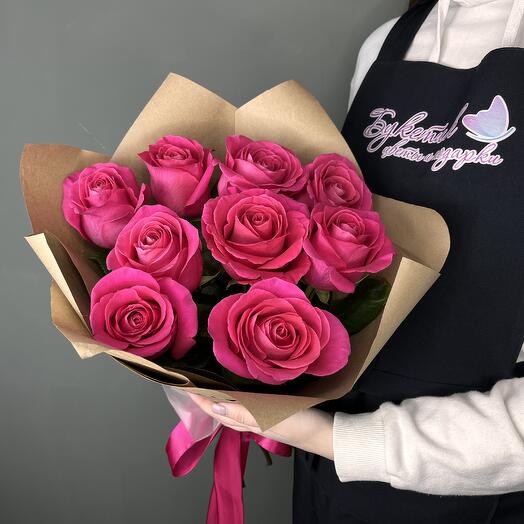 Bouquet of 9 pink roses in craft