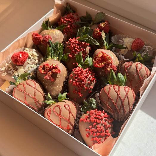 Клубничка в шоколаде 16 шт 🍓♥️